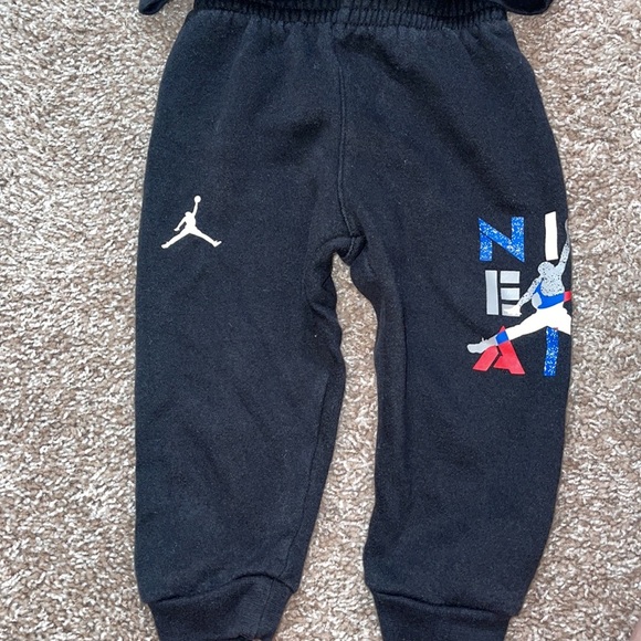 FIVE 12 month outfits JORDAN - Picture 10 of 10